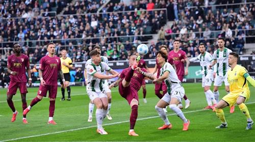 B. Monchengladbach vs Augsburg