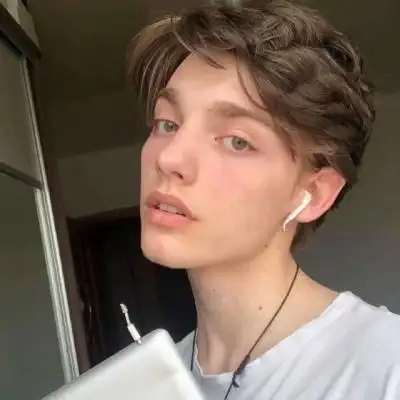 6686体育铜牌作者Edith