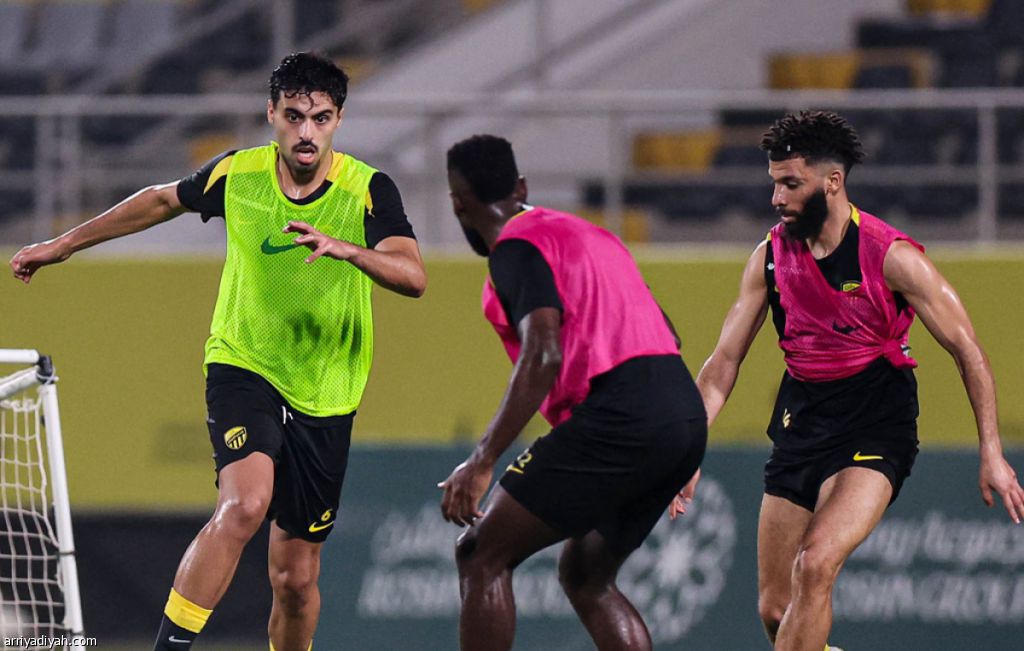 Jeddah United official: Defender Moussa fractured his right ankle during training and recently underwent surgery