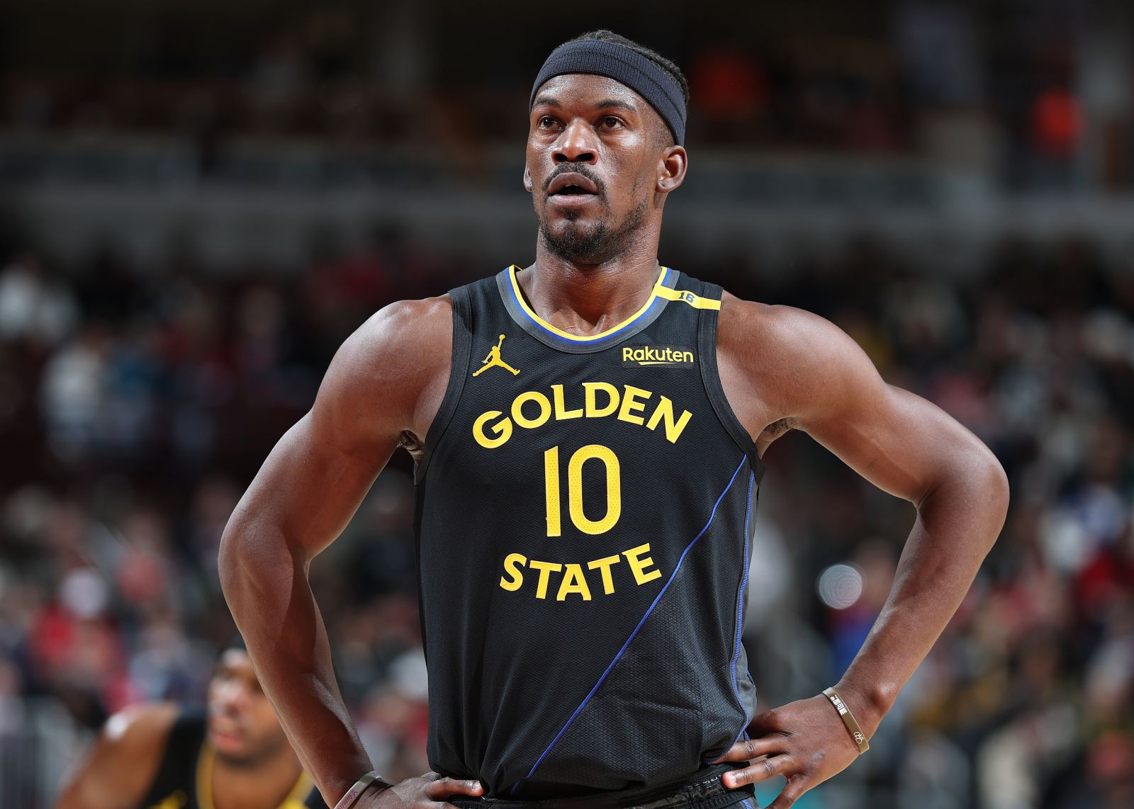 Cole: Butler has back soreness and is doubtful to play tomorrow. He also needs to monitor his physical condition to pursue his dream.