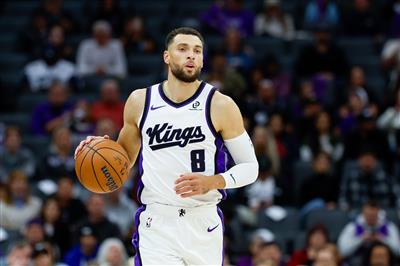 The competitive state is hot! LaVine made 5 of 8 shots in the first quarter and scored 15 points in 6 minutes.