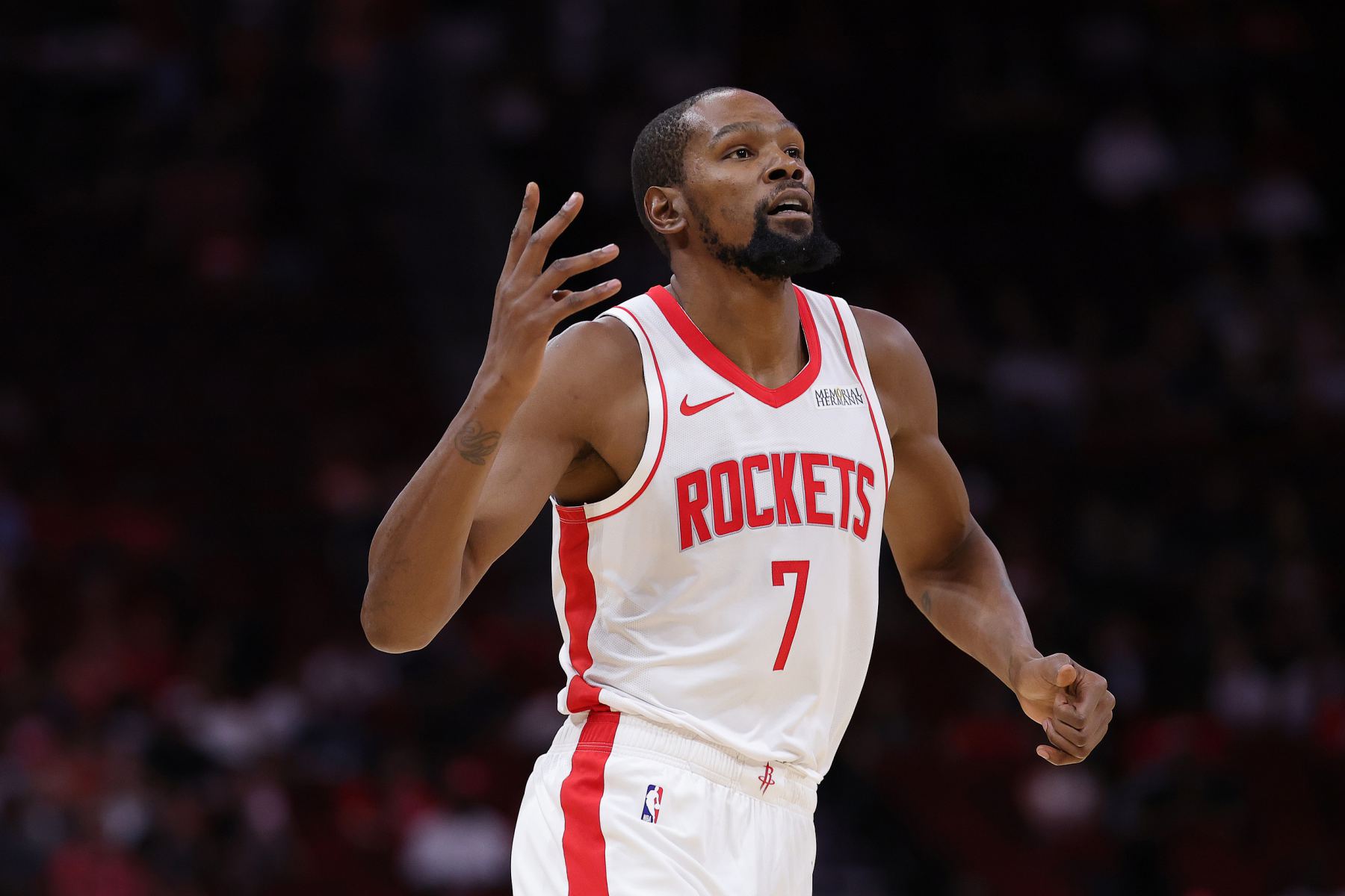 Durant made 12 of 19 shots and scored 30 points and 5 rebounds, with a game-high plus-minus of +37.